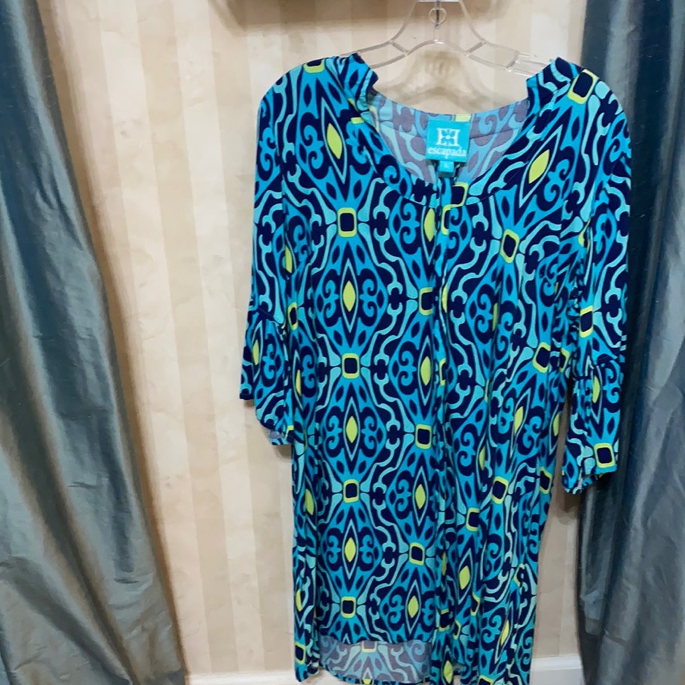 Escapada size large blue print dress with stash